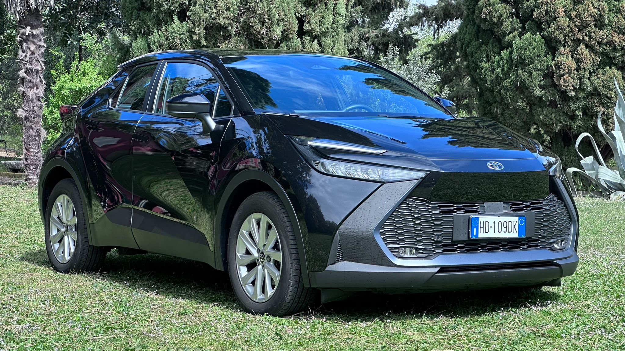 Toyota C-HR 1.8 HV Active 2024 solo 5.500KM PERFETTA leggi testo